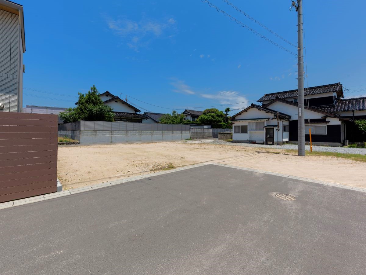 区画17：230.04㎡（69.58坪）隣家との間隔を取りやすく心地よい日差しの確保も期待できます。 　