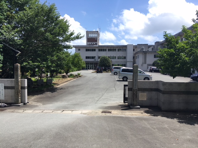 度会郡玉城町　一条タウン 戸建 玉城中学校まで約1.7km（徒歩22分）　交通安全に関して、先生たちが交代で見回りしてくれてるので安心できます。