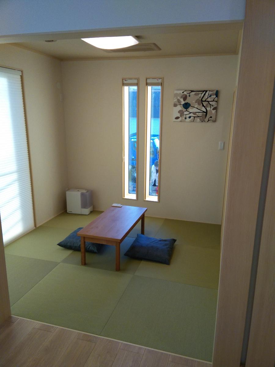 フローレスタ須和間Ⅱ モデルハウス 区画番号No.９ リビングからでも、玄関からでも入れる和室。お子様の遊び場・客室など用途は様々。
