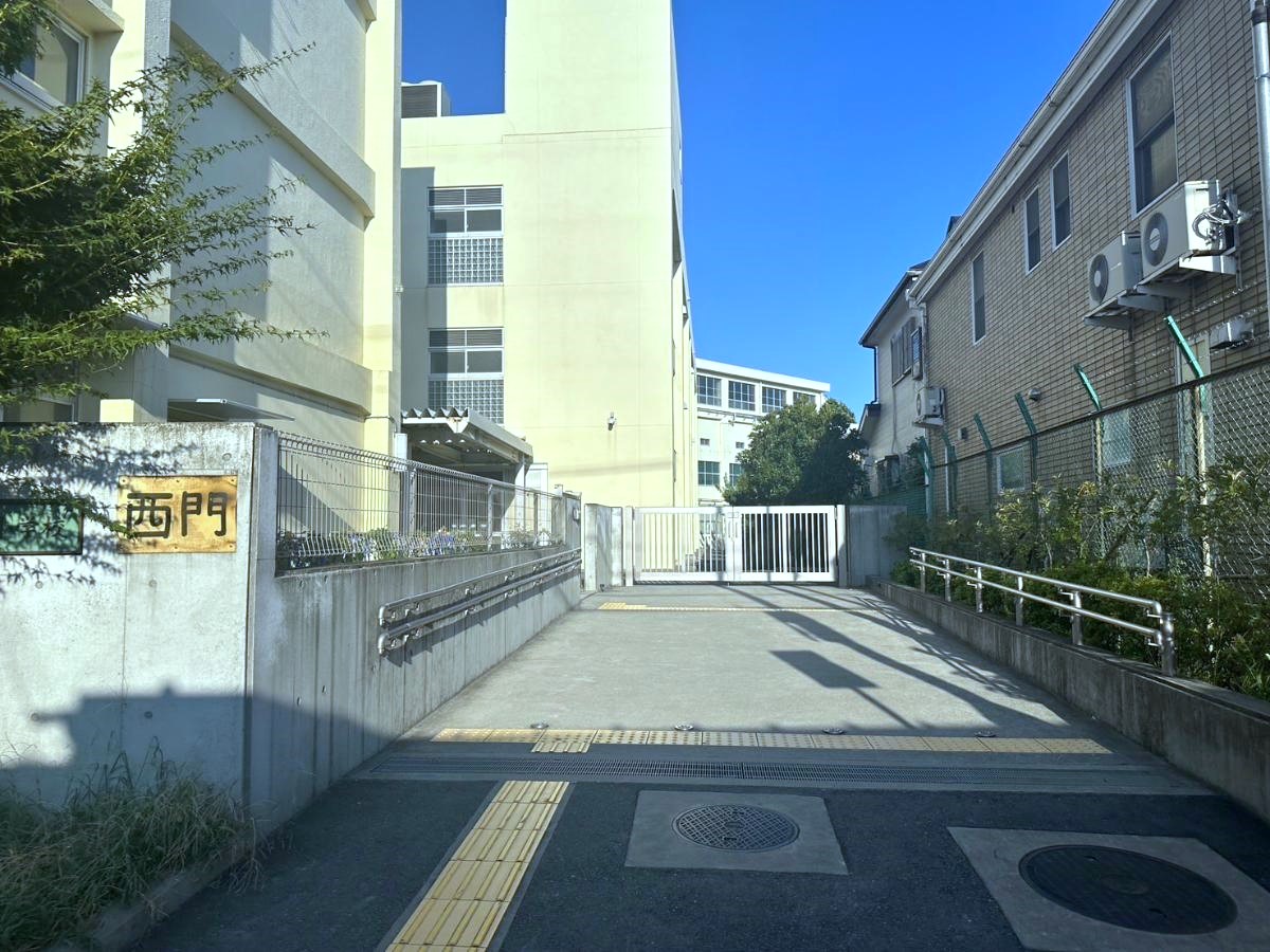 横浜市立東台小学校まで約650m（徒歩9分）　徒歩9分なので、低学年のお子様でも安心して登校できますね！