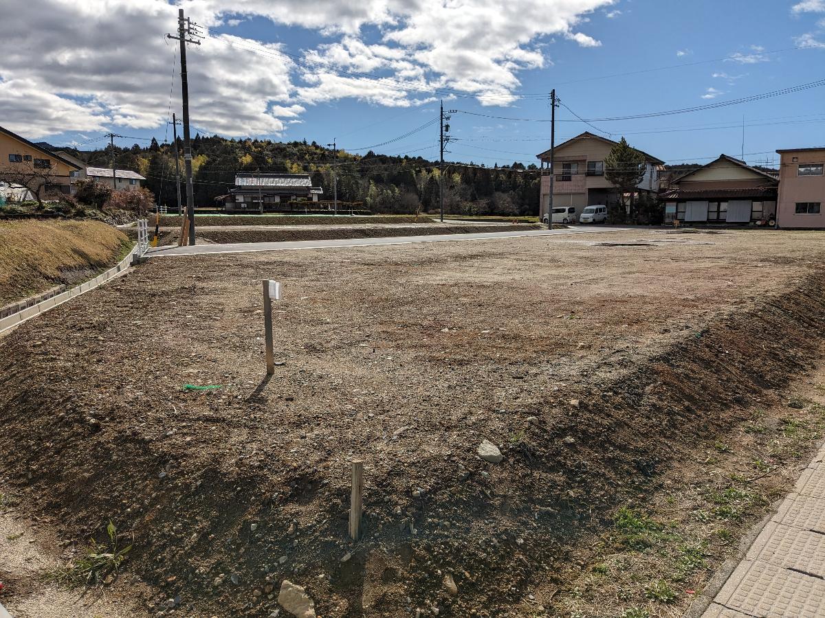 イイコトテラス中津川 土地 F区画からI区画にかけての写真。　