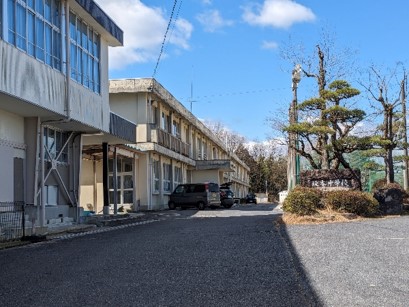 イイコトテラス中津川 土地 坂本中学校まで約1.8km（徒歩23分）　坂本小学校の南側にあります。