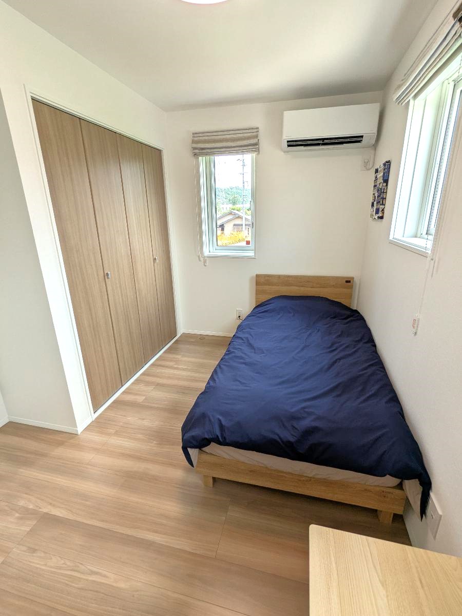 イイコトテラス中津川 モデルハウス 区画番号No.E 子供部屋にもできる洋室にもクローゼットが備え付けられています。