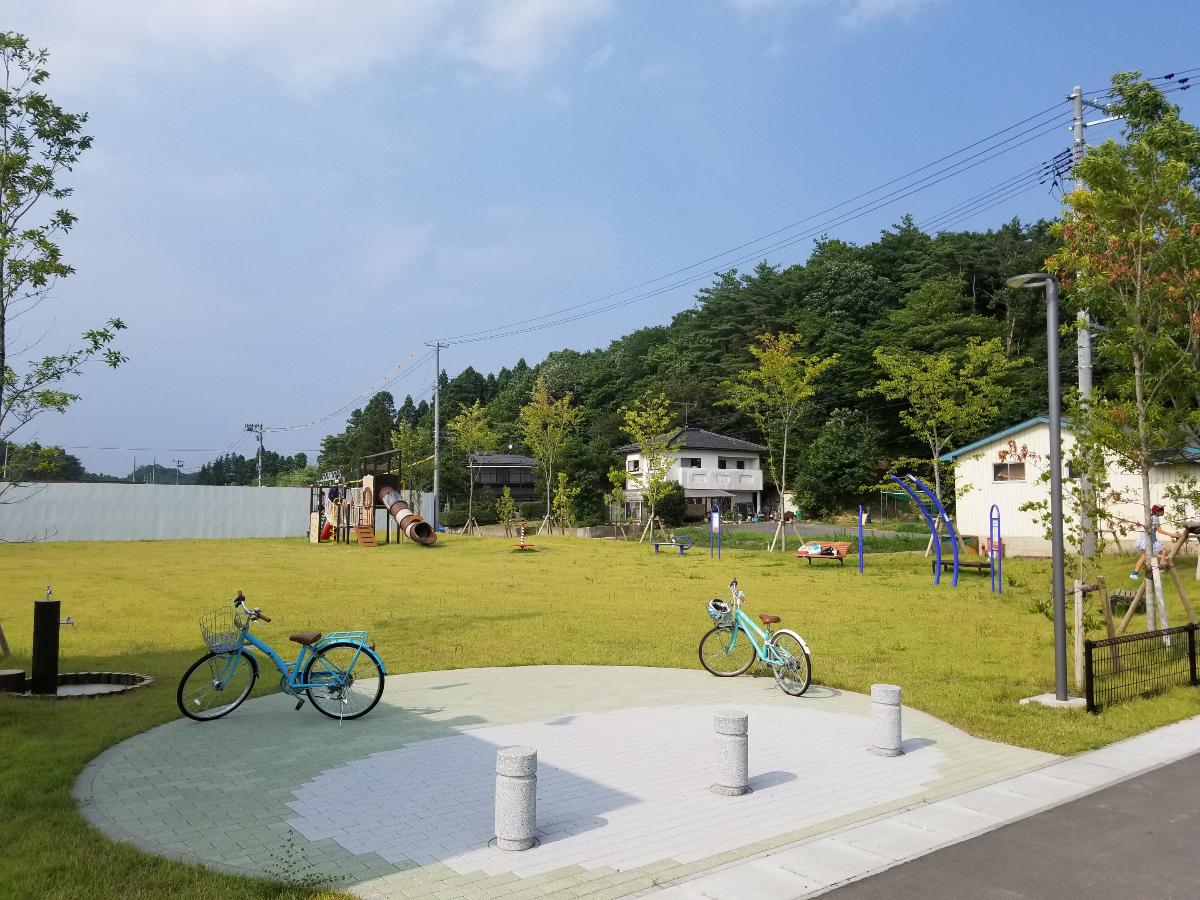 一条リンクスヴィラ西郷　 戸建 公園まで約230m　分譲地内には公園が併設されており、歩いて行けます。広い芝生なのでキャッチボールをしたり、たくさん体を動かせます。