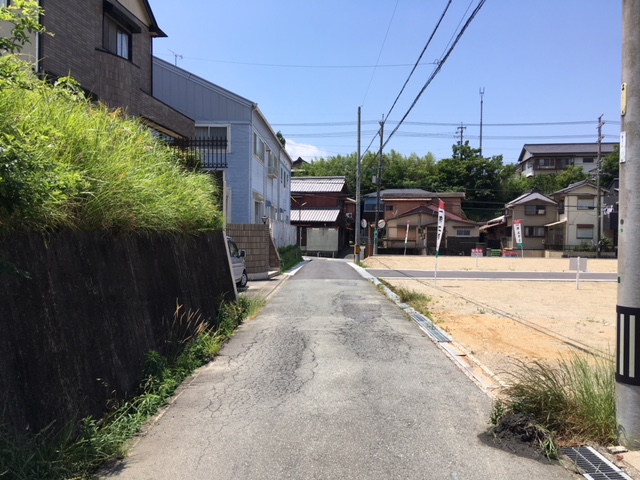 伊勢市浦口４丁目　一条タウン 土地 南側道路（幅員：4ｍ）　