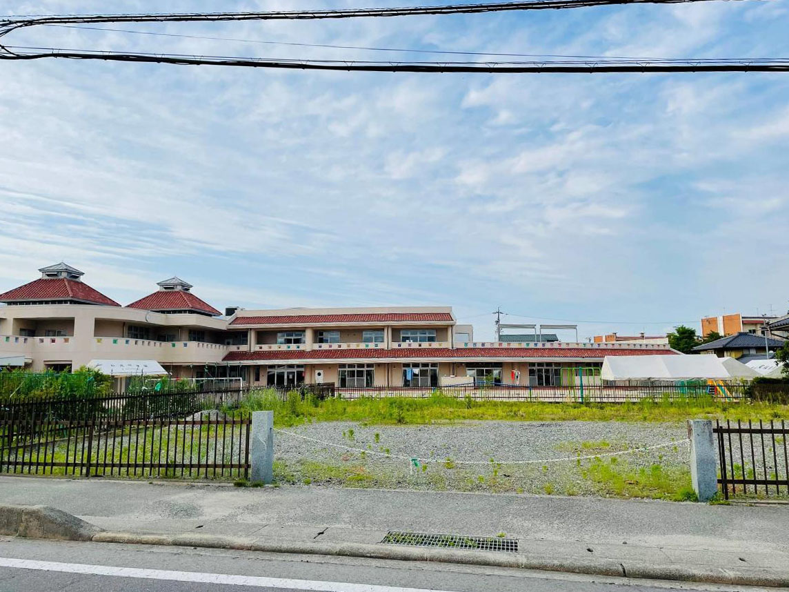 慈光松尾こども園まで約850m（徒歩11分）　未満児の受け入れもあります。