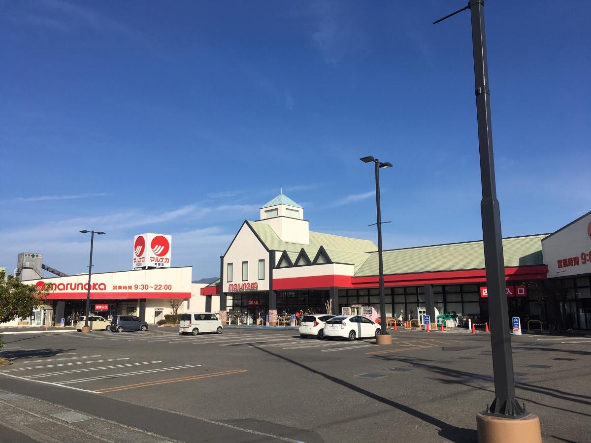 南国市大そね分譲地 土地 スーパーマルナカ 南国店まで 約700m 9:00~22:00営業の総合スーパーマーケットまで徒歩10分圏内です。