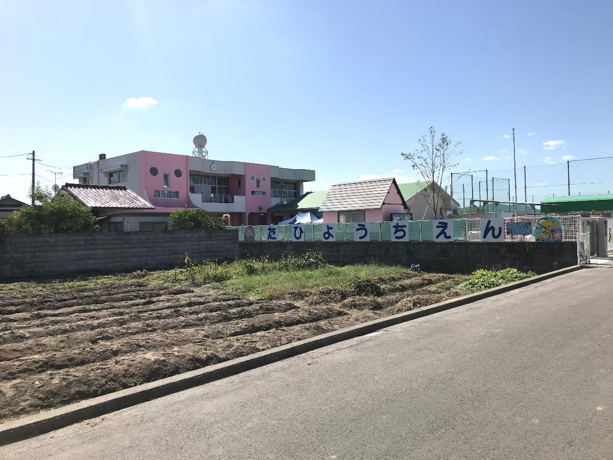 多肥上町分譲地 土地 多肥幼稚園まで約1km～1.1km（徒歩13分～14分）　外遊びをメインとした活動が高評価。