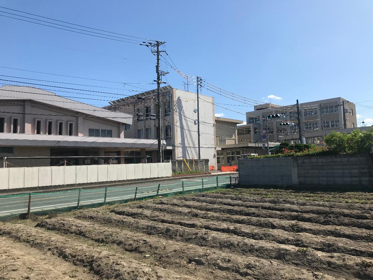 多肥上町分譲地 土地 多肥小学校まで約900m～950m（徒歩12分）　今では生徒数も県下一の小学校。