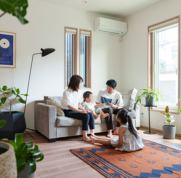 愛着あるモノに囲まれながら、家族との団らんを楽しむ家。